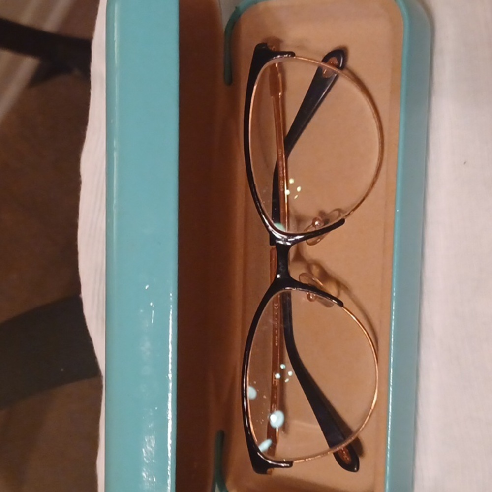 Tiffany & Co glasses w case